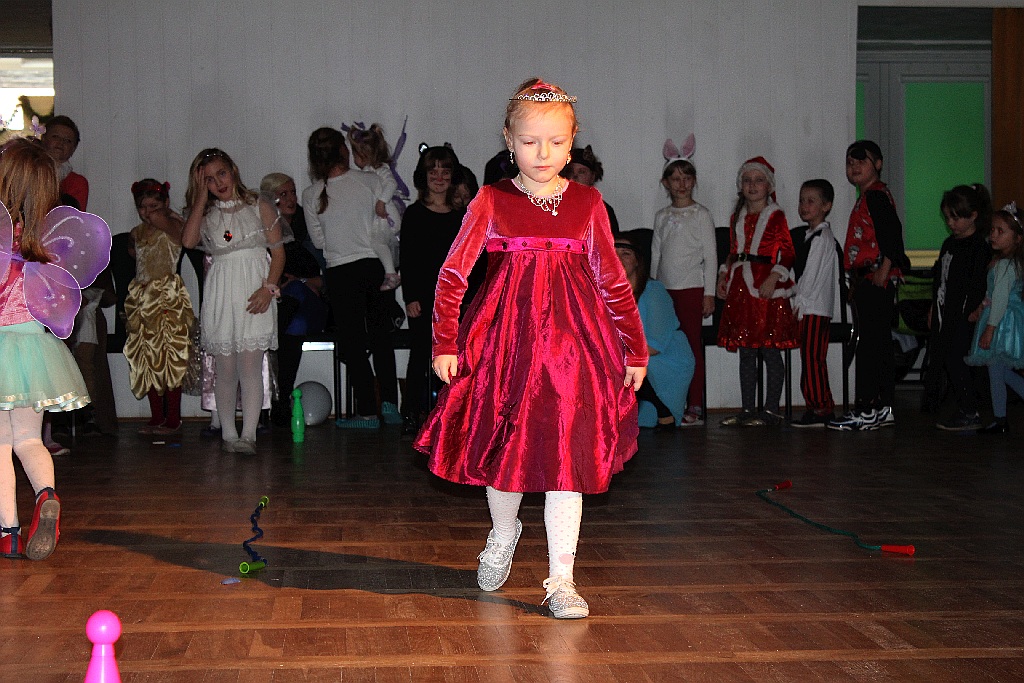 Zabawa karnawałowa dla dzieci w Domu Kultury Atrium