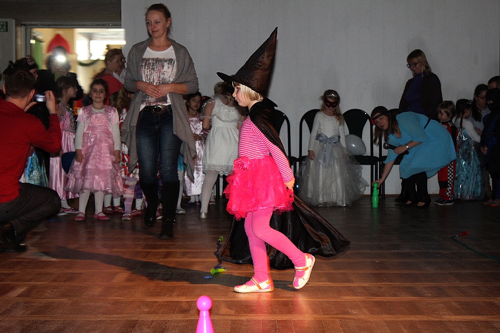 Zabawa karnawałowa dla dzieci w Domu Kultury Atrium