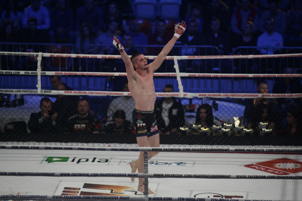 Biszczak pokonał niejednogłośnie na punkty Ormianina Hunanyana