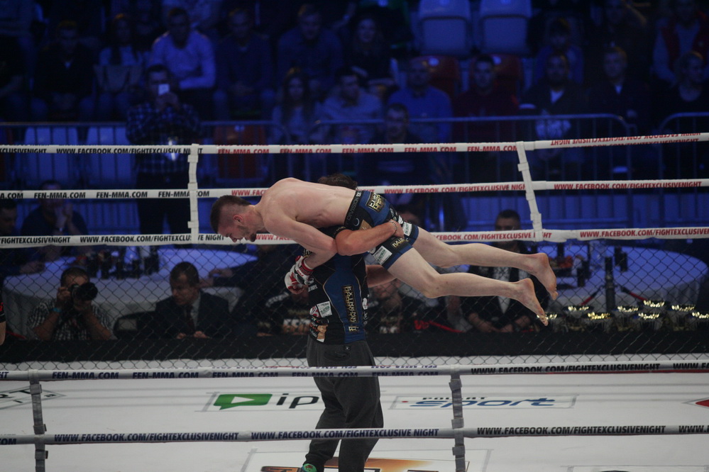 Biszczak pokonał niejednogłośnie na punkty Ormianina Hunanyana