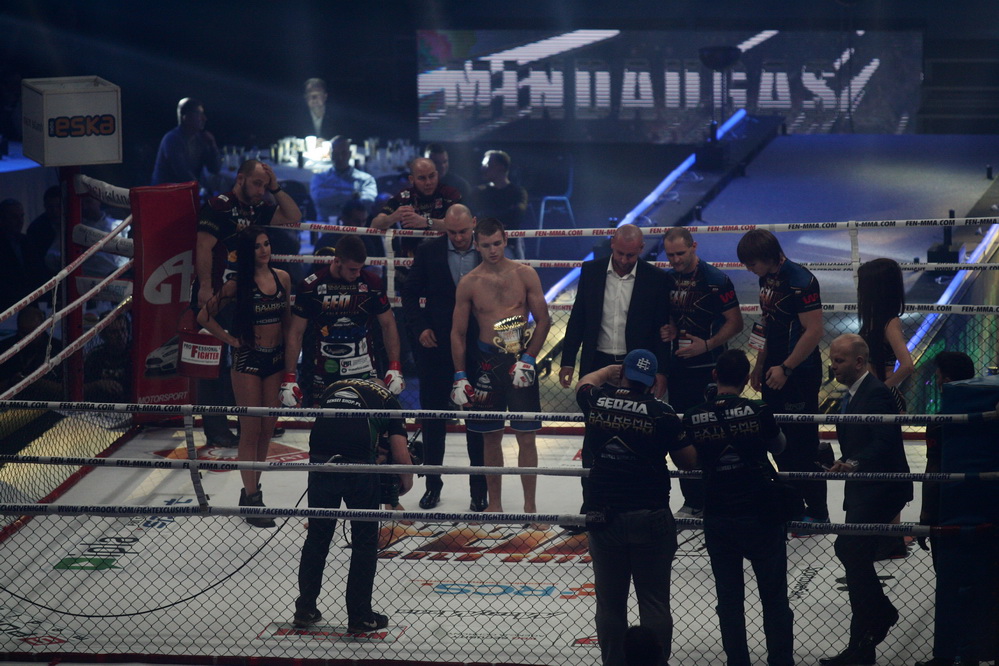 Biszczak pokonał niejednogłośnie na punkty Ormianina Hunanyana