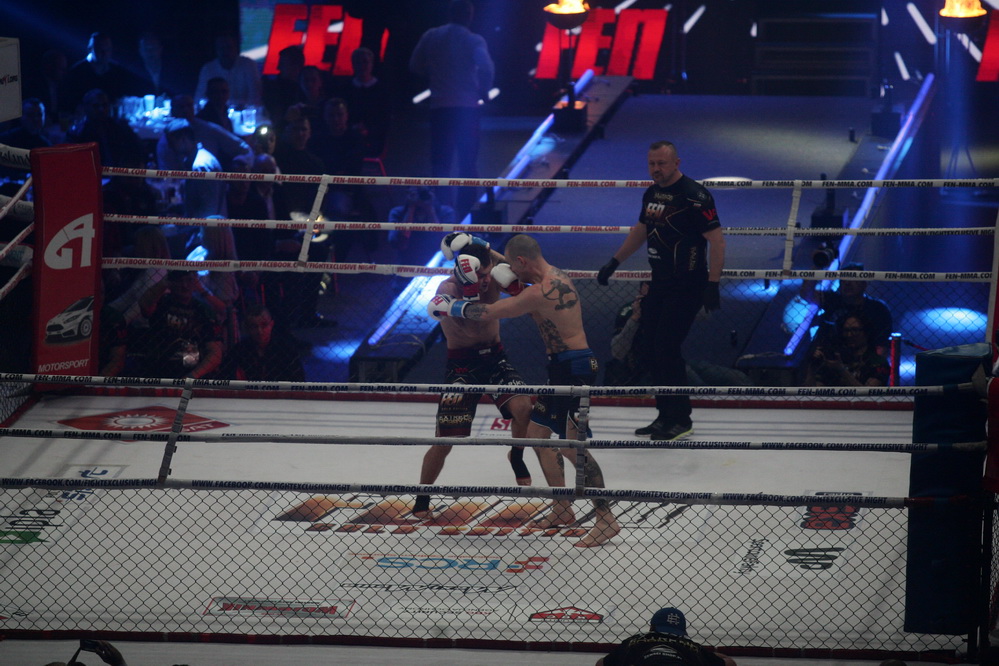 Biszczak pokonał niejednogłośnie na punkty Ormianina Hunanyana