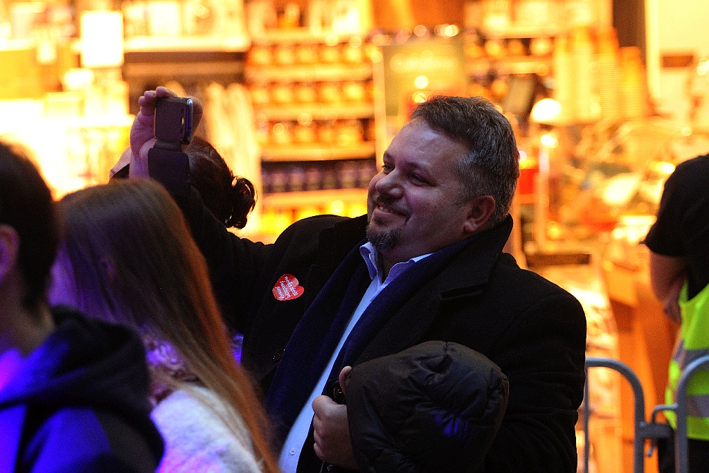WOŚP: W Galerii Piastów rozpoczęły się koncerty i licytacje