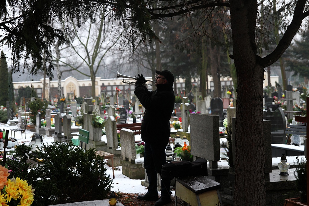 Kilkaset osób przyszło pożegnać redaktora Czesława Pańczuka
