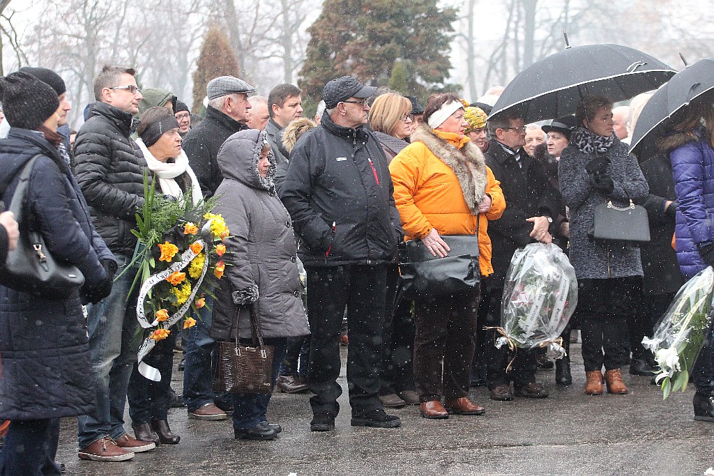 Kilkaset osób przyszło pożegnać redaktora Czesława Pańczuka