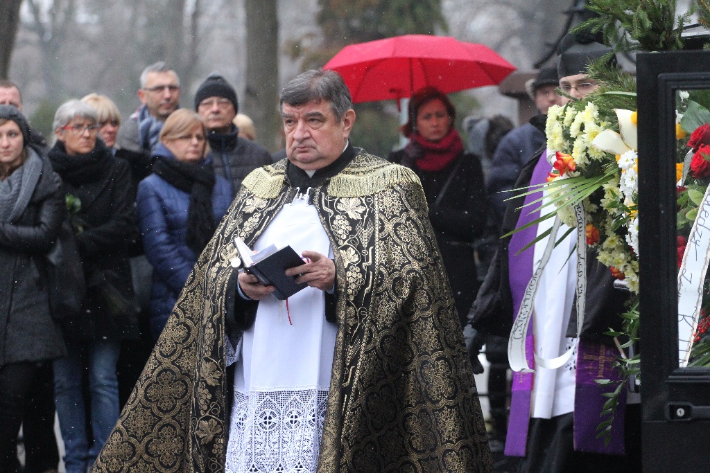 Kilkaset osób przyszło pożegnać redaktora Czesława Pańczuka