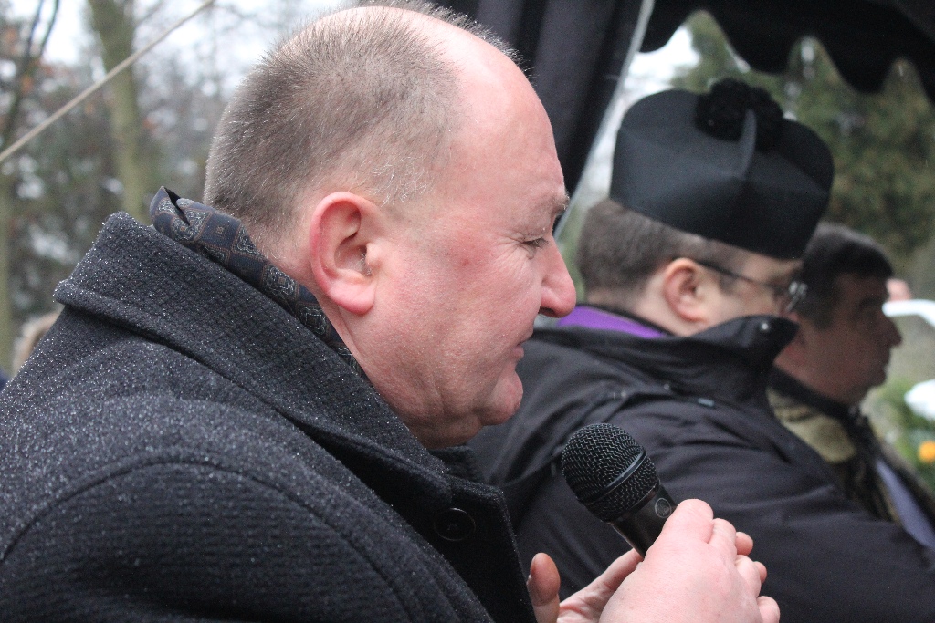 Kilkaset osób przyszło pożegnać redaktora Czesława Pańczuka