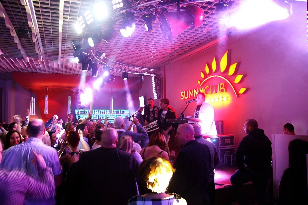 Top One rozgrzał do czerwoności publiczność w Sunny Club Music