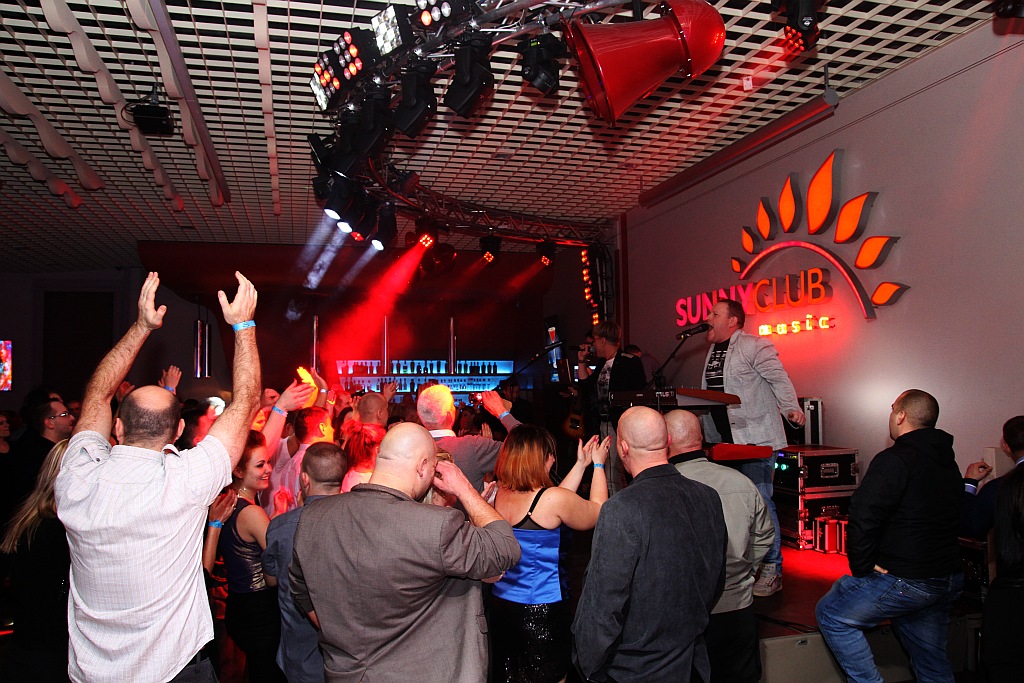 Top One rozgrzał do czerwoności publiczność w Sunny Club Music