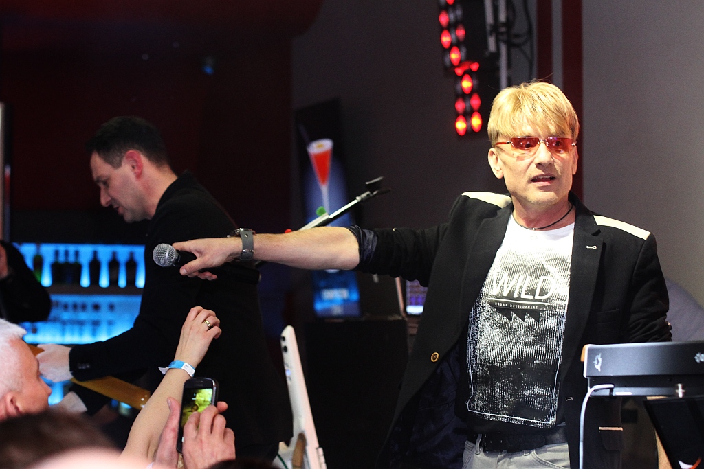 Top One rozgrzał do czerwoności publiczność w Sunny Club Music