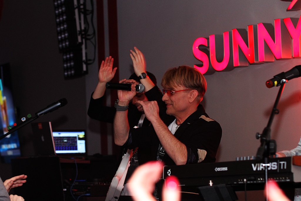 Top One rozgrzał do czerwoności publiczność w Sunny Club Music