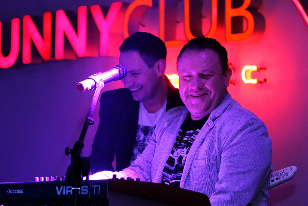Top One rozgrzał do czerwoności publiczność w Sunny Club Music
