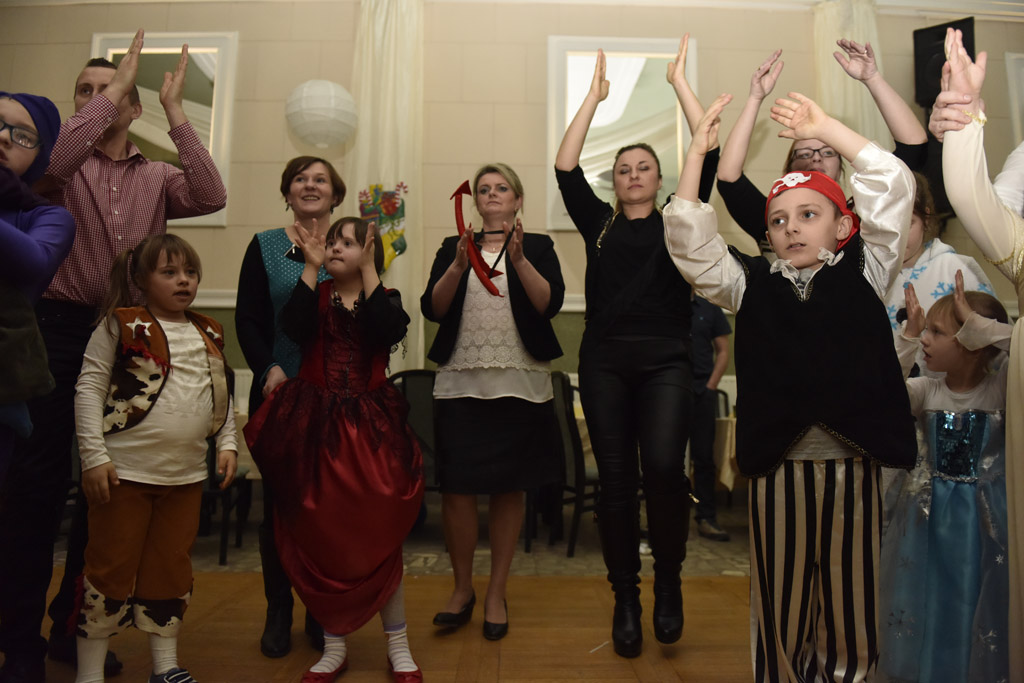 Podopieczni „Otwórz Serce” bawili się na balu przebierańców