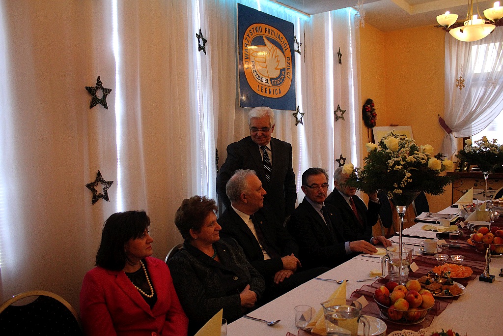 TPD uhonorowało przyjaciół dzieci  medalami i statuetkami