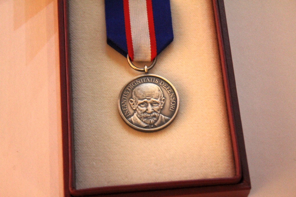 TPD uhonorowało przyjaciół dzieci  medalami i statuetkami