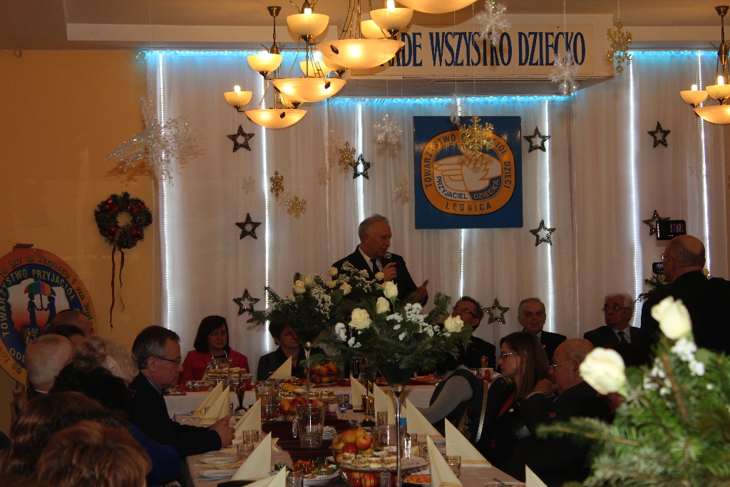 TPD uhonorowało przyjaciół dzieci  medalami i statuetkami