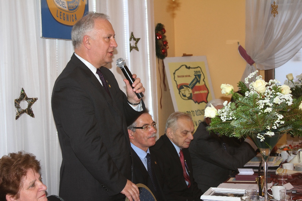 TPD uhonorowało przyjaciół dzieci  medalami i statuetkami