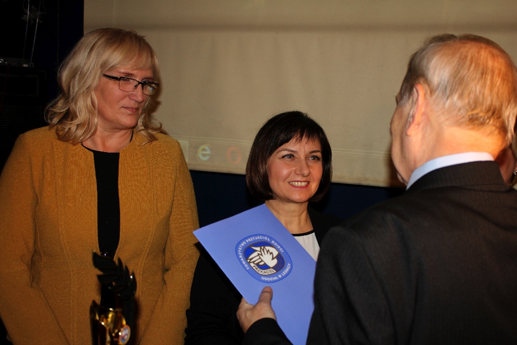 TPD uhonorowało przyjaciół dzieci  medalami i statuetkami