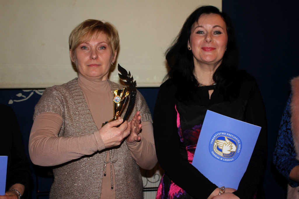 TPD uhonorowało przyjaciół dzieci  medalami i statuetkami