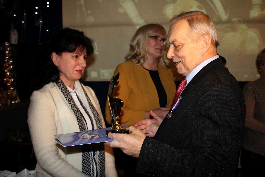 TPD uhonorowało przyjaciół dzieci  medalami i statuetkami
