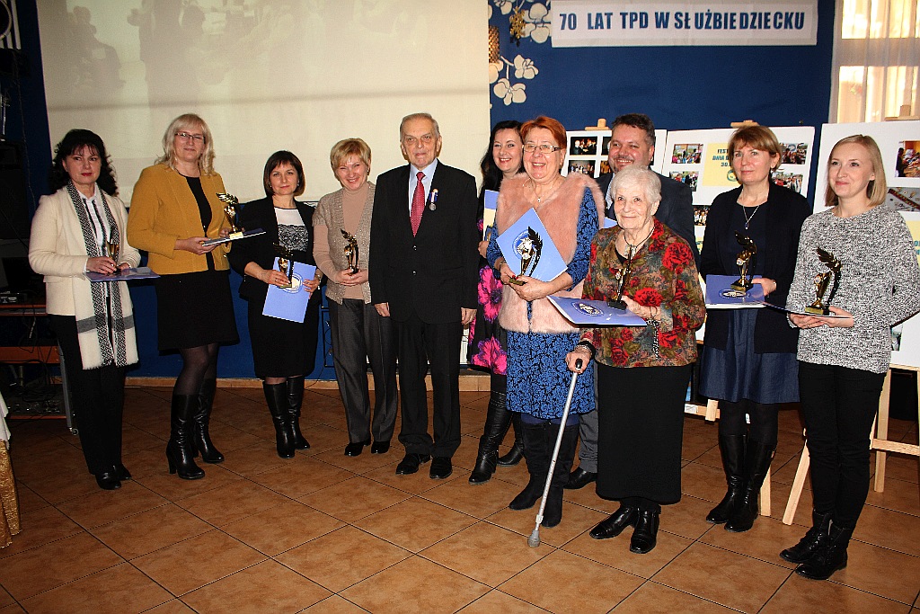 TPD uhonorowało przyjaciół dzieci  medalami i statuetkami