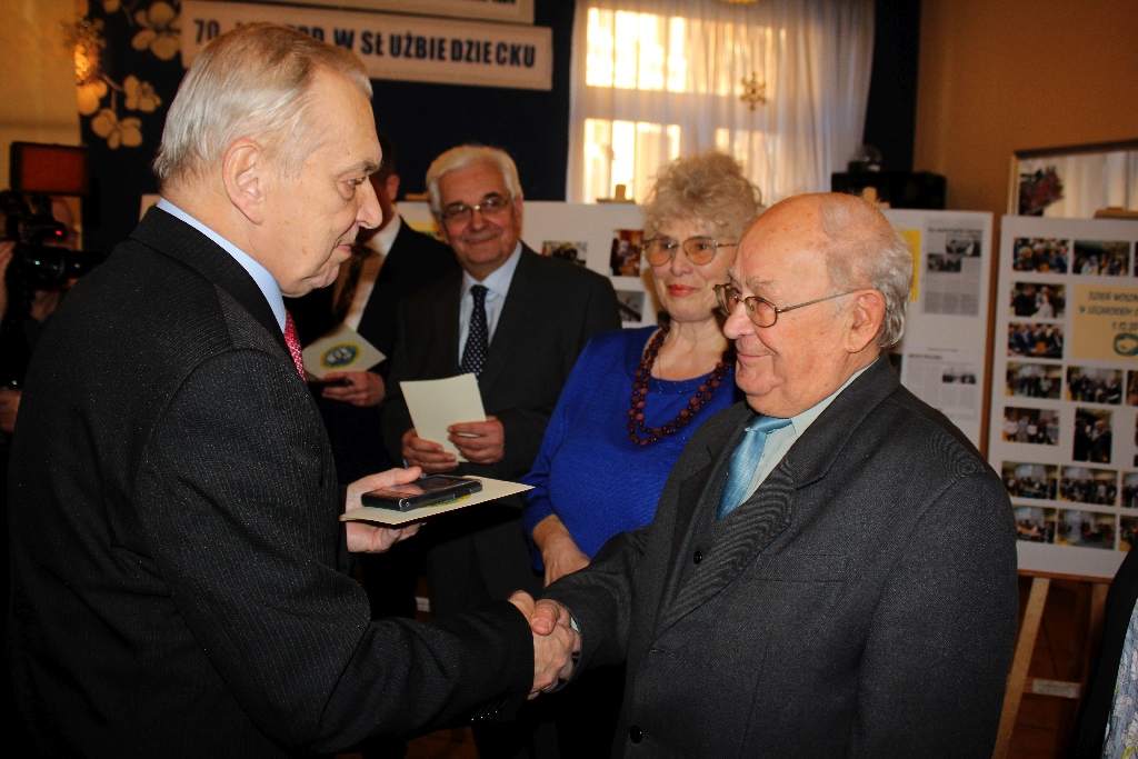 TPD uhonorowało przyjaciół dzieci  medalami i statuetkami