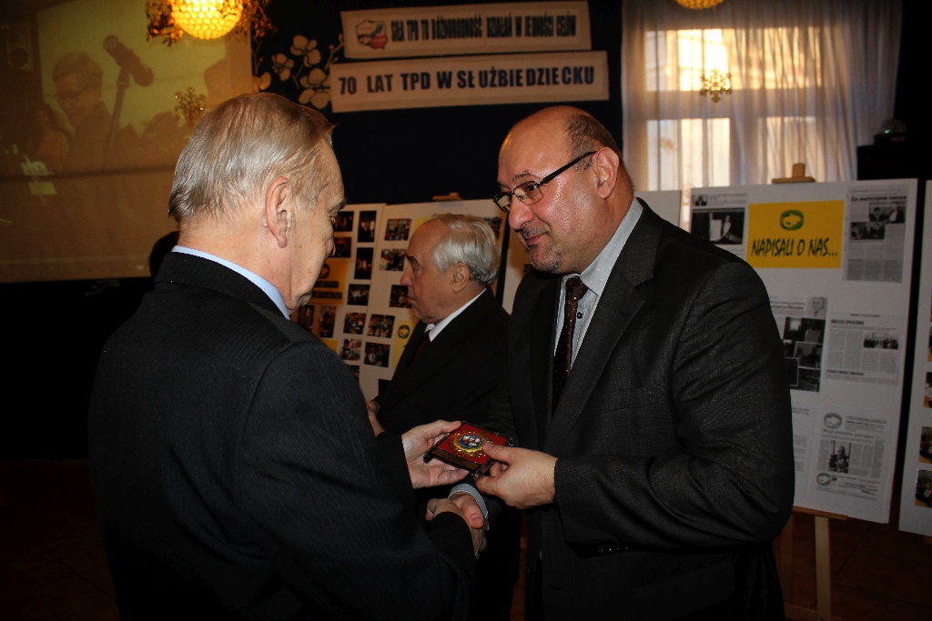 TPD uhonorowało przyjaciół dzieci  medalami i statuetkami