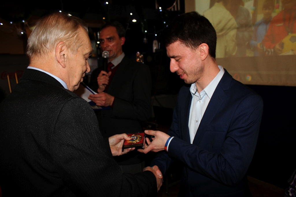 TPD uhonorowało przyjaciół dzieci  medalami i statuetkami