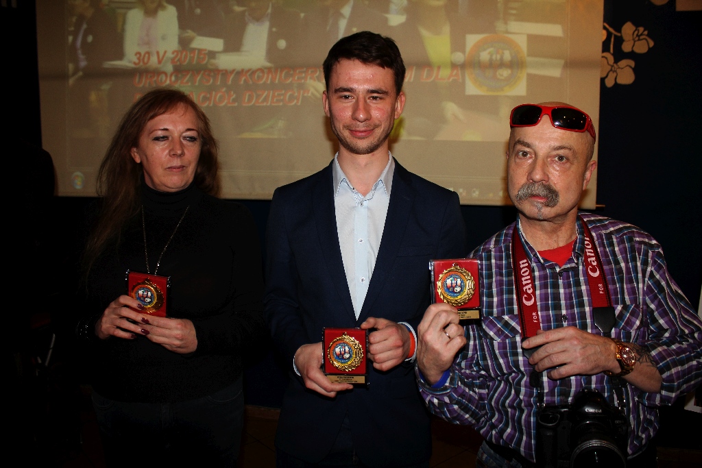 TPD uhonorowało przyjaciół dzieci  medalami i statuetkami