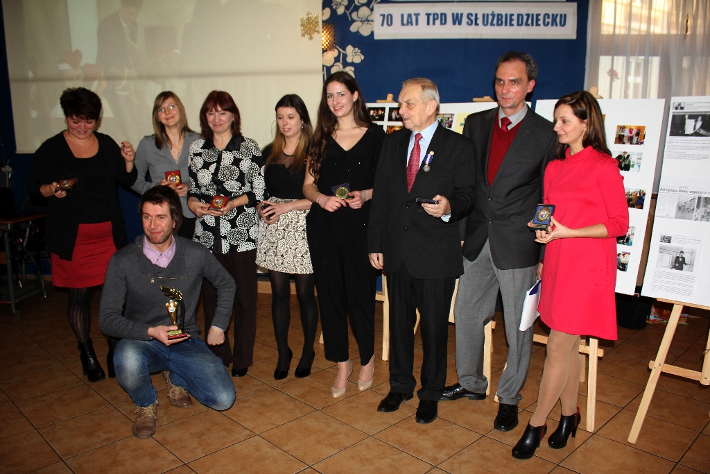 TPD uhonorowało przyjaciół dzieci  medalami i statuetkami