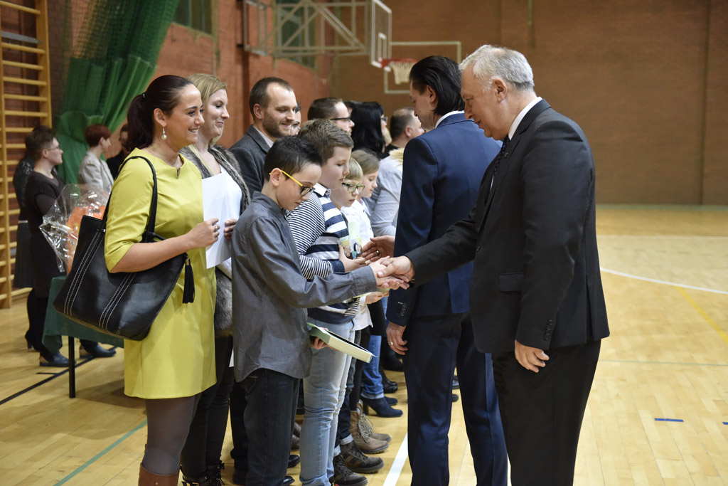 Rada Rodziców ZSI uhonorowała utalentowanych uczniów