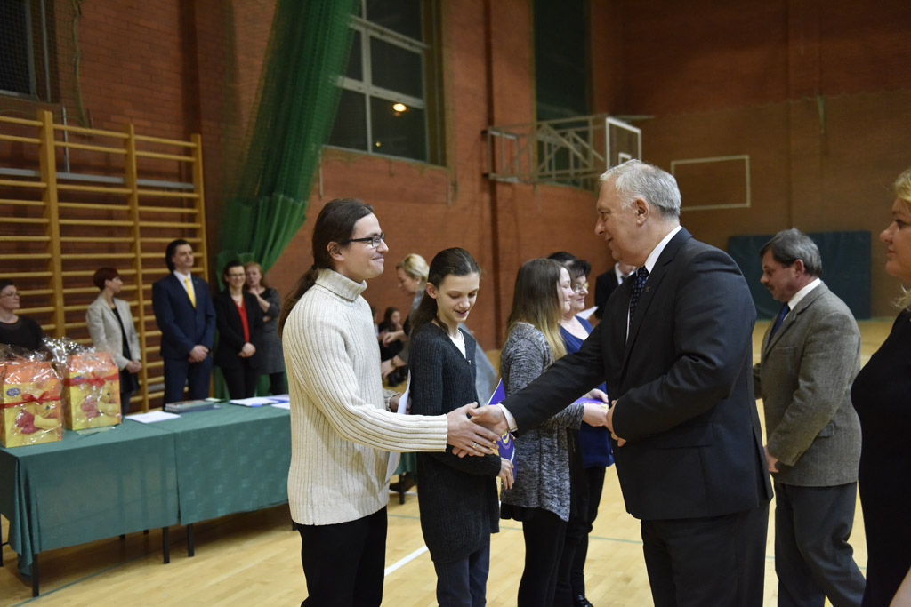 Rada Rodziców ZSI uhonorowała utalentowanych uczniów