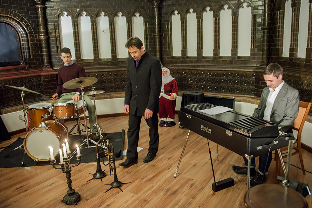 Pełną salę zgromadził koncert kolęd jazzowych w bibliotece