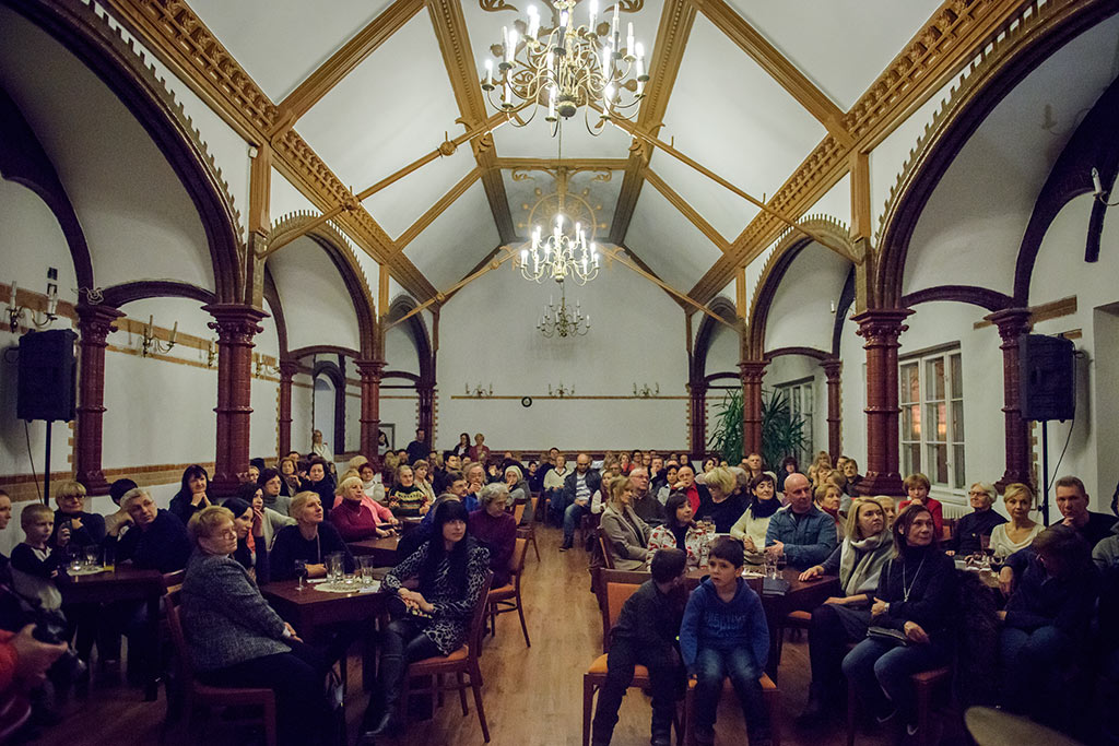 Pełną salę zgromadził koncert kolęd jazzowych w bibliotece
