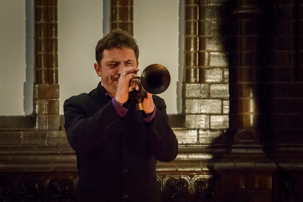 Pełną salę zgromadził koncert kolęd jazzowych w bibliotece