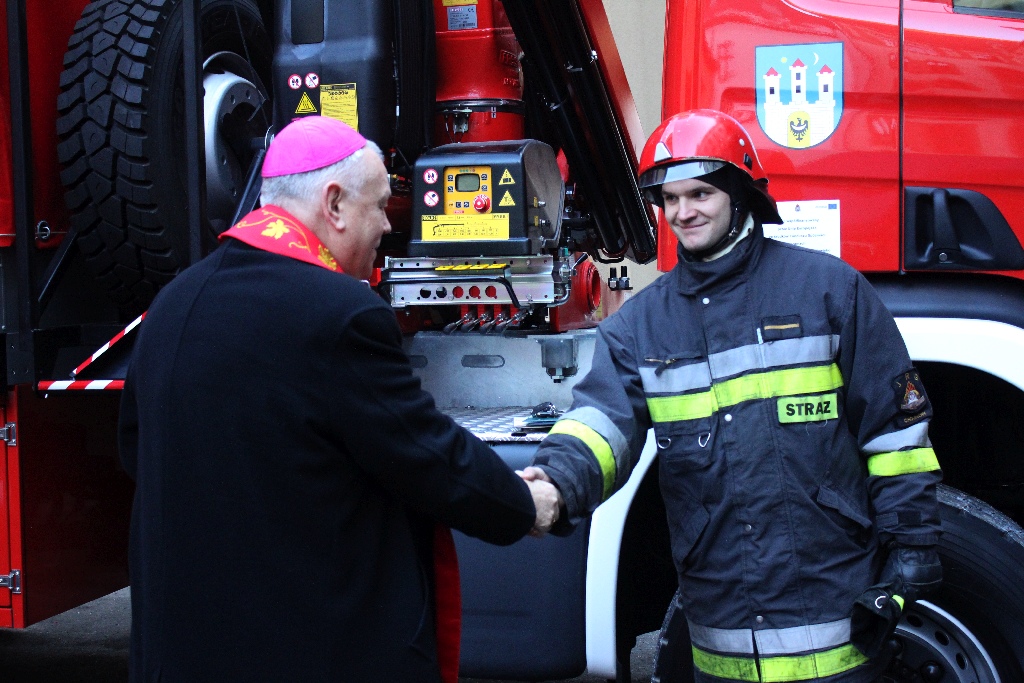 Strażacy pochwalili się zakończoną inwestycją i nowym sprzętem