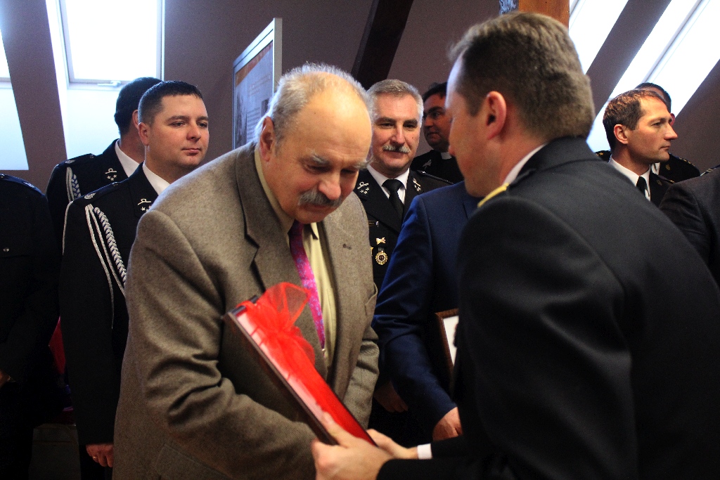 Strażacy pochwalili się zakończoną inwestycją i nowym sprzętem