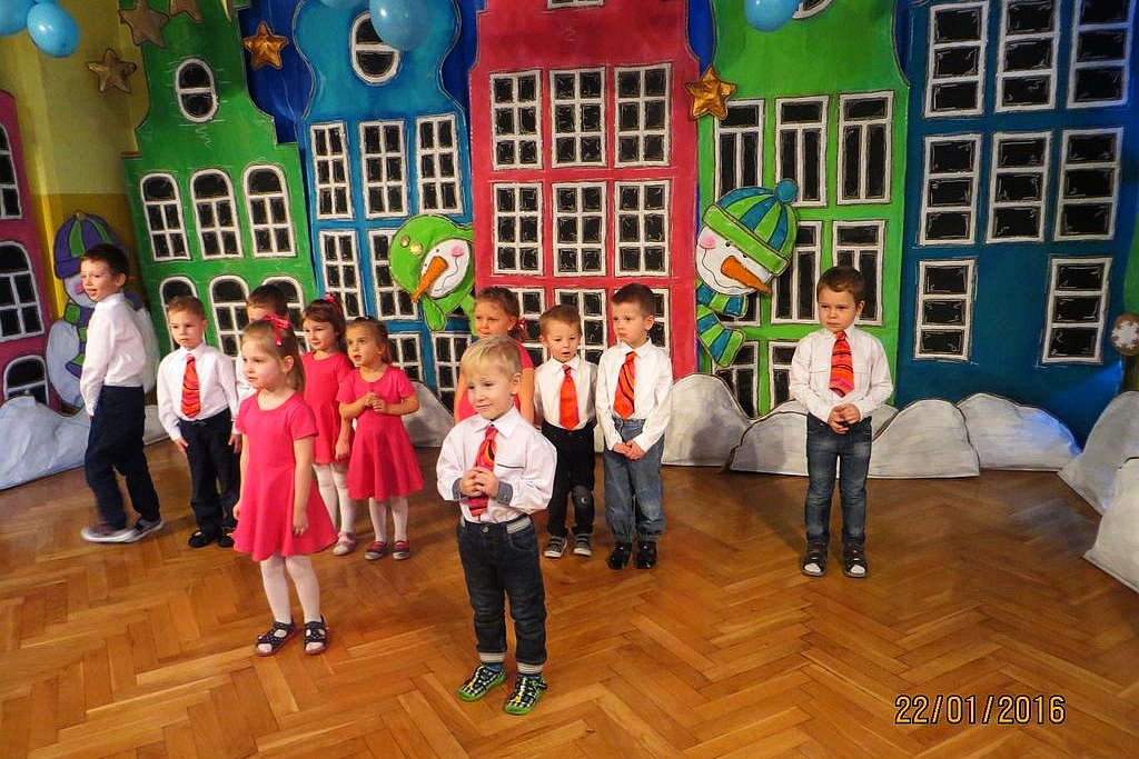 Przedszkolaki przygotowały program dla babć i dziadków