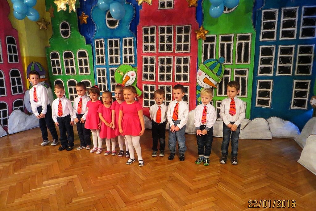 Przedszkolaki przygotowały program dla babć i dziadków