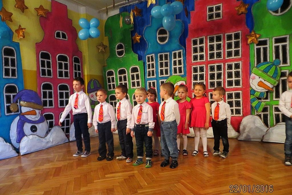 Przedszkolaki przygotowały program dla babć i dziadków