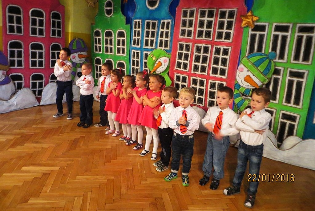 Przedszkolaki przygotowały program dla babć i dziadków