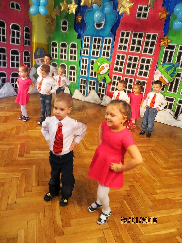 Przedszkolaki przygotowały program dla babć i dziadków