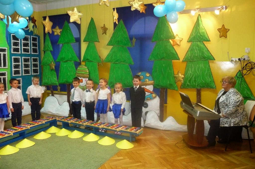 Przedszkolaki przygotowały program dla babć i dziadków