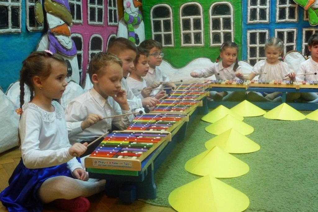 Przedszkolaki przygotowały program dla babć i dziadków