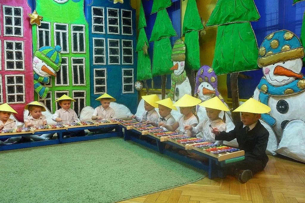 Przedszkolaki przygotowały program dla babć i dziadków
