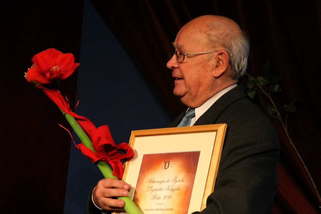 Marcin Makuch odebrał statuetkę za Legnicką Książkę Roku 2015