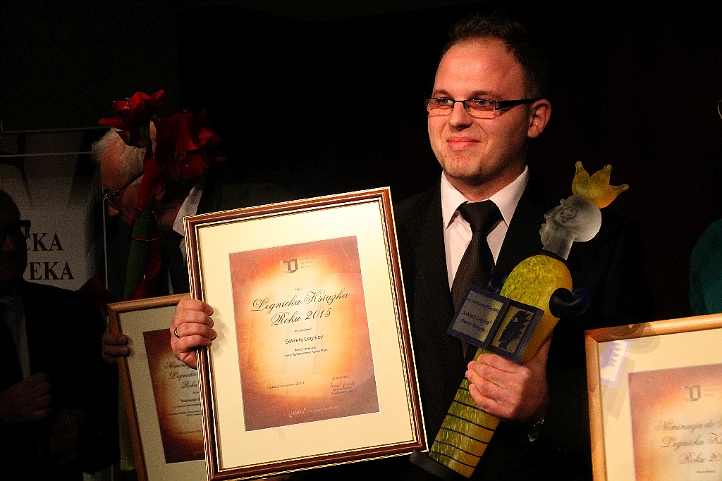 Marcin Makuch odebrał statuetkę za Legnicką Książkę Roku 2015