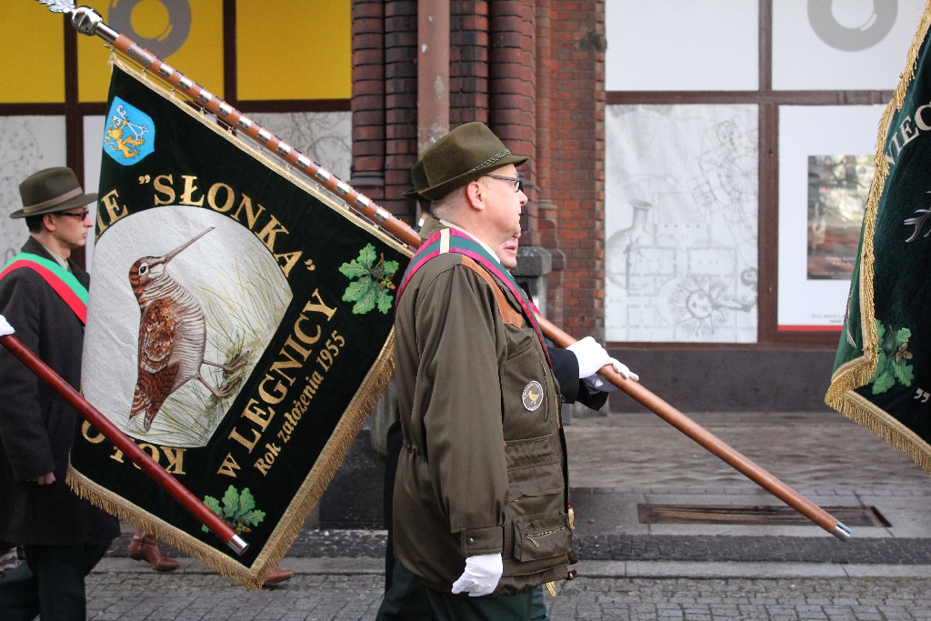 Legniccy myśliwi kolędowali i częstowali grochówką na rynku