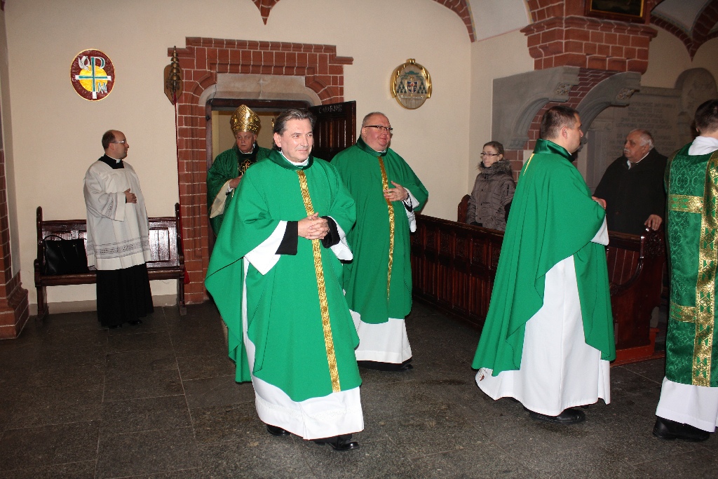 Legniccy myśliwi kolędowali i częstowali grochówką na rynku