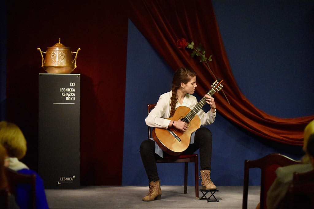 Uczniowie klas instrumentów strunowych wystąpili w muzeum